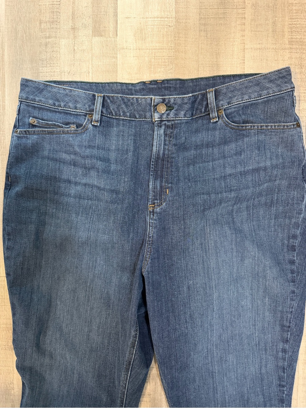L.L.Bean 1912 Women’s Jeans 18W Regular Straight Leg Medium Wash Stretch Denim